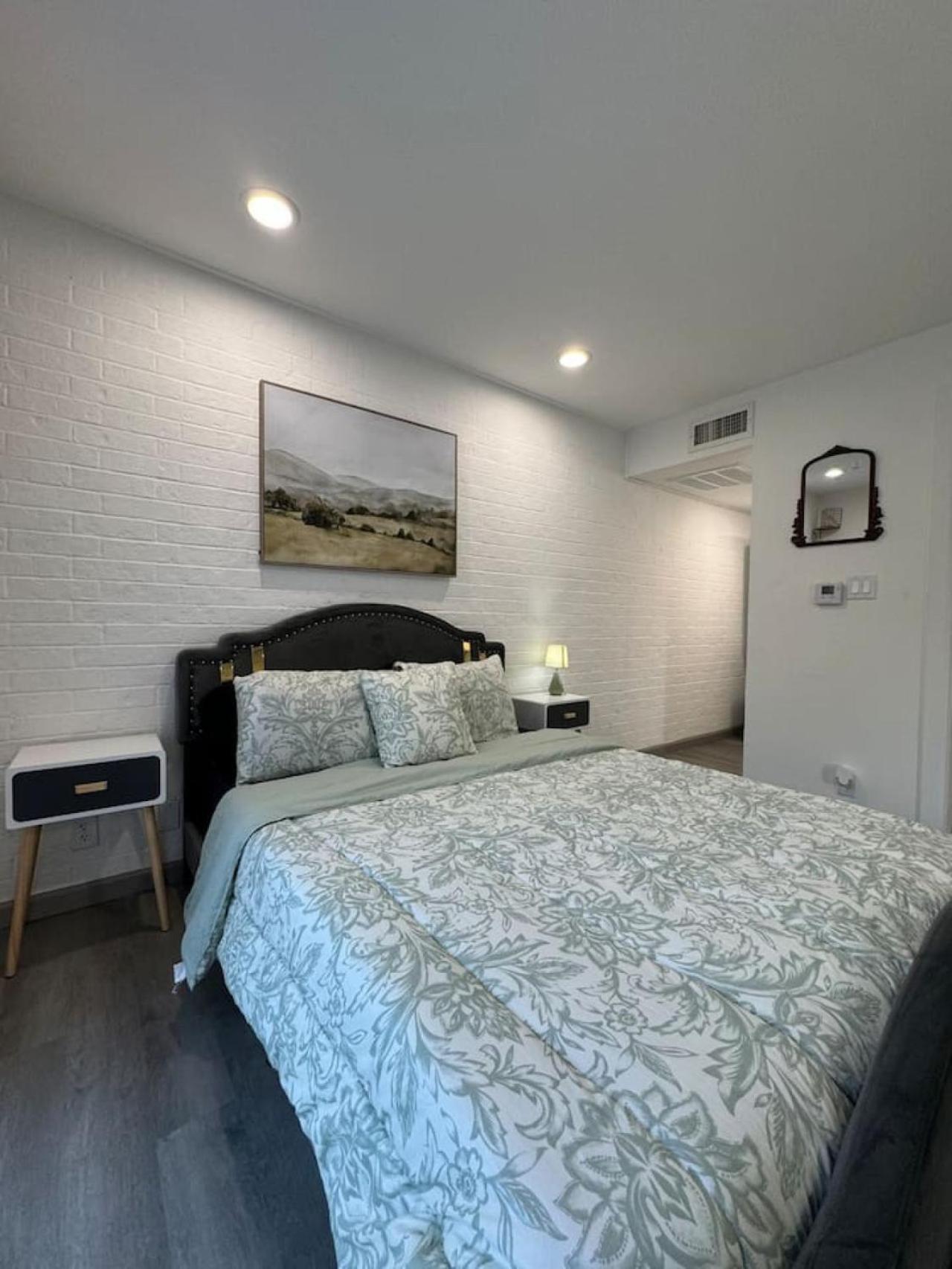 Apartment Downtown Cozy Abode 5 Min From Field 1bd