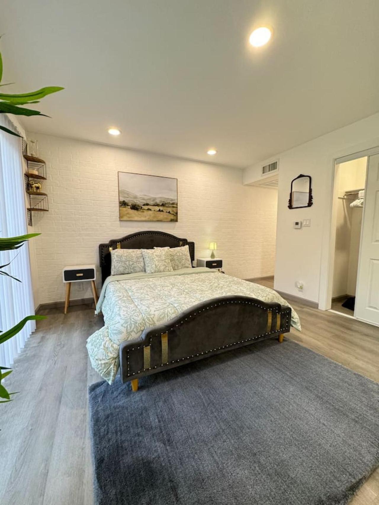 Apartment Downtown Cozy Abode 5 Min From Field 1bd *