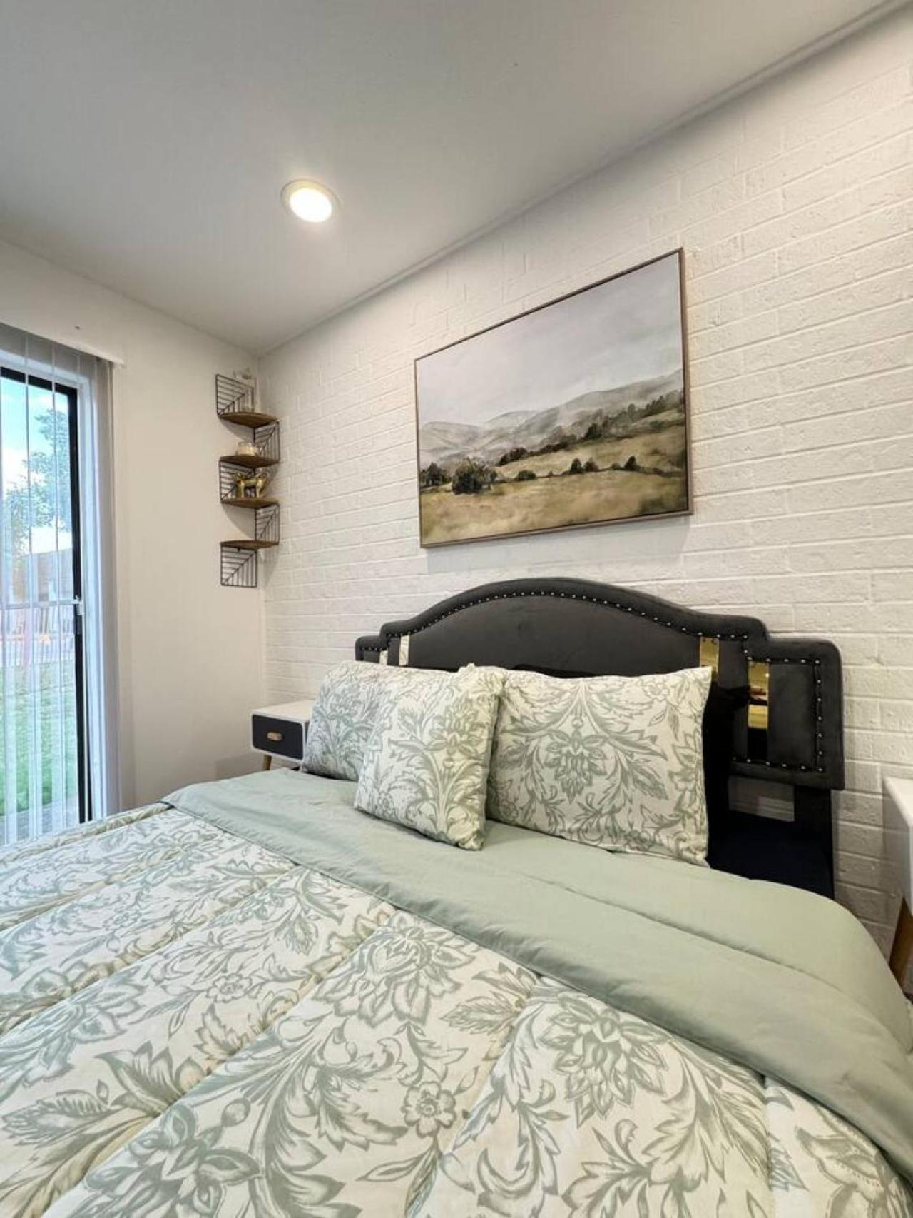 Apartment Downtown Cozy Abode 5 Min From Field 1bd *