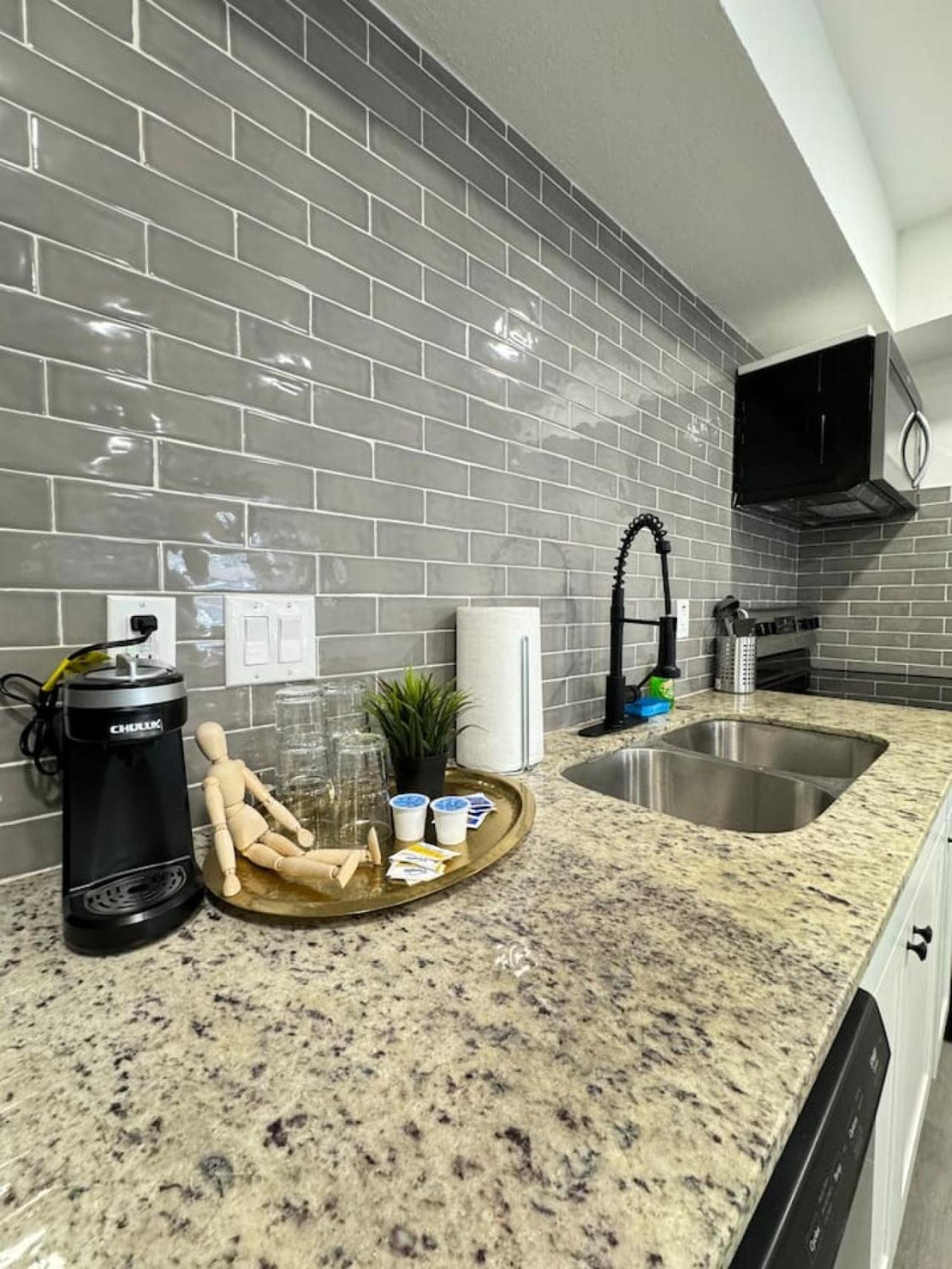 Downtown Cozy Abode 5 Min From Field 1bd *