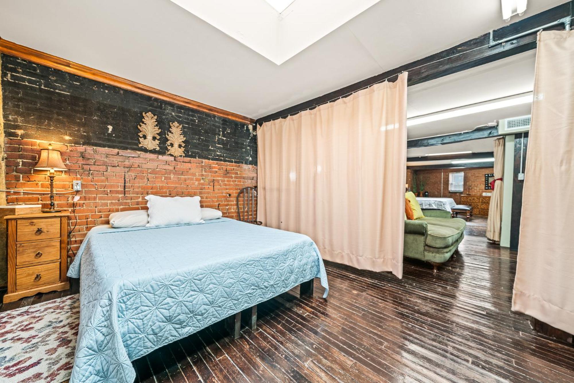 Apartment Farmers Market Apartment, Just Right In Downtown Tx Perfect Place