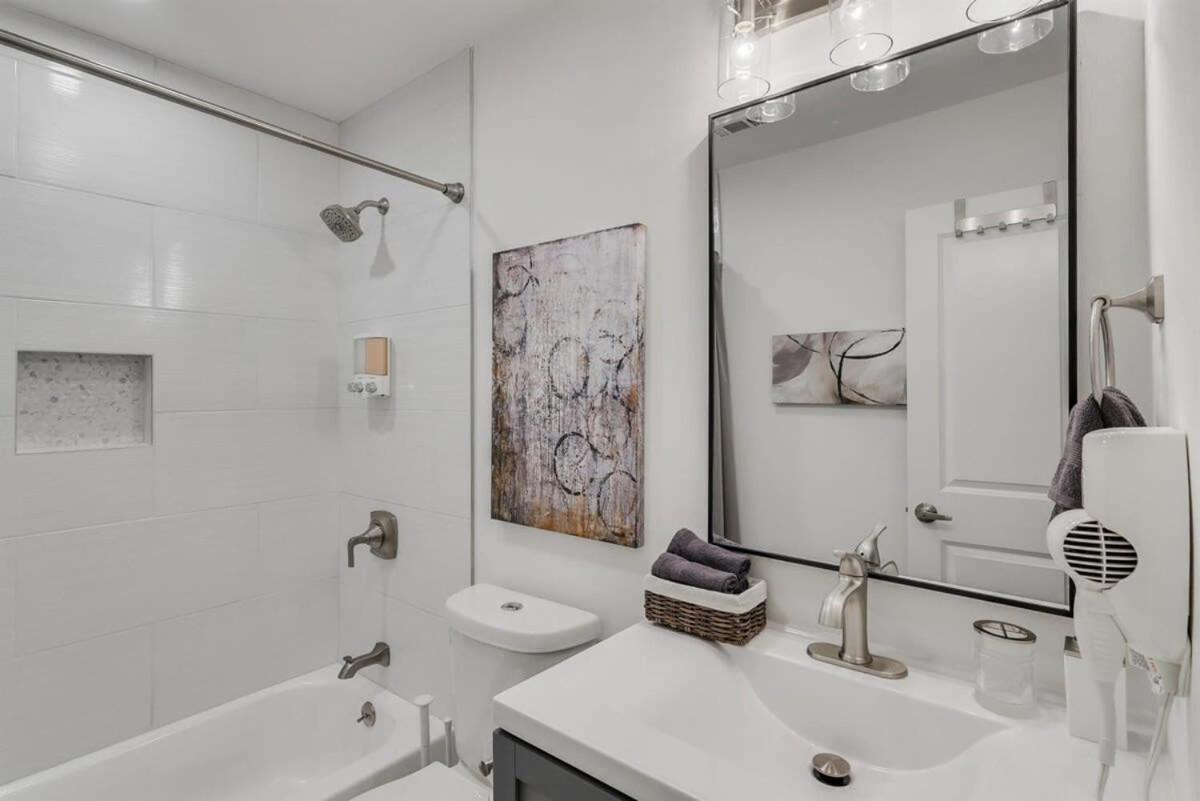 Luxury With 5 Bedrooms And Private Pool Holiday home Dallas