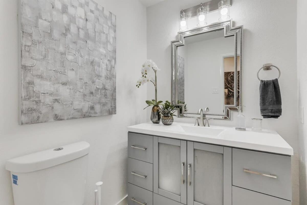 Luxury With 5 Bedrooms And Private Pool Holiday home Dallas