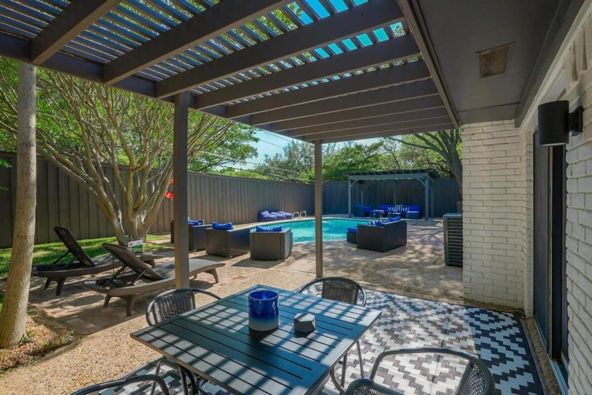 Luxury With 5 Bedrooms And Private Pool *