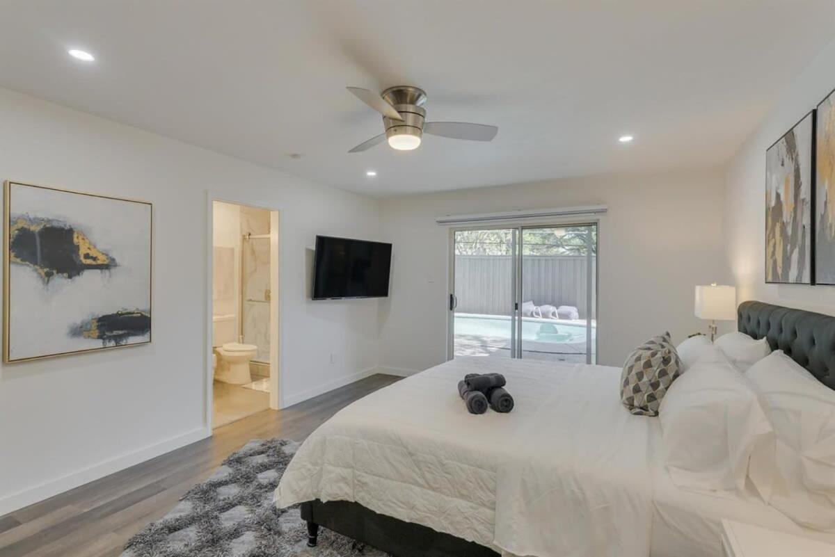 Luxury With 5 Bedrooms And Private Pool Dallas