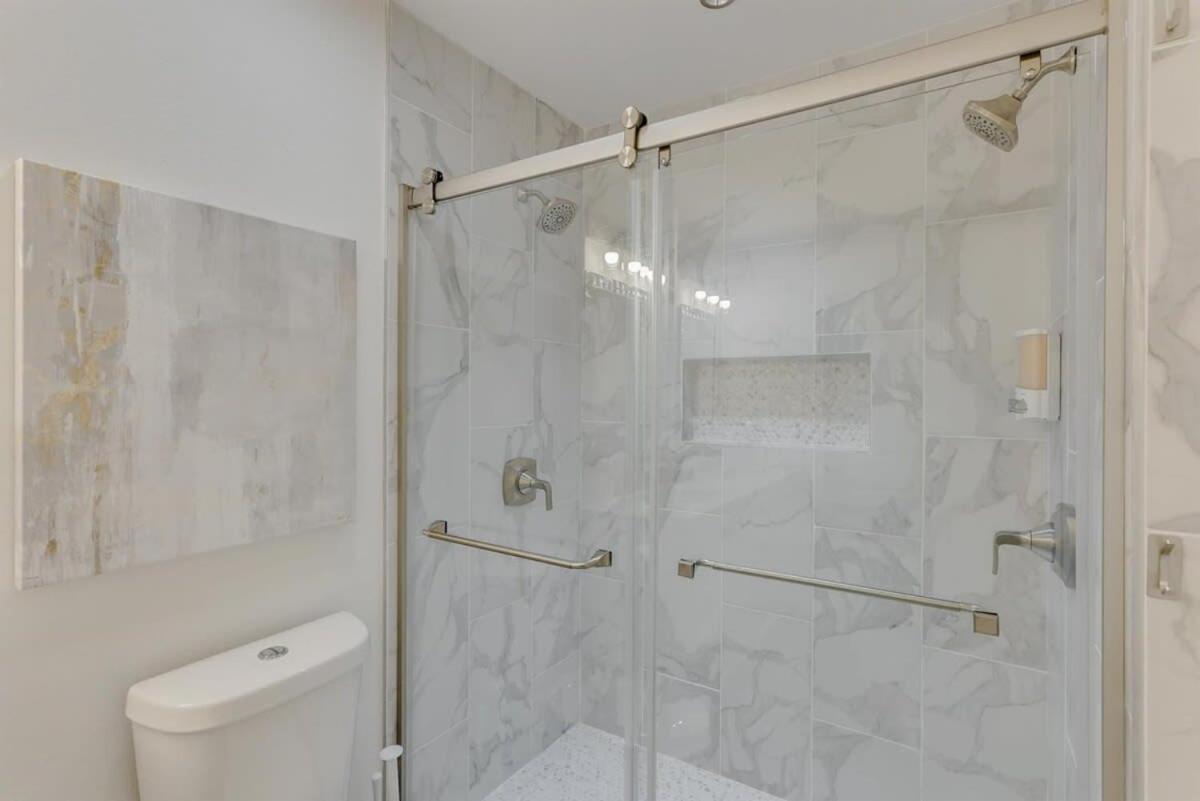 Luxury With 5 Bedrooms And Private Pool *