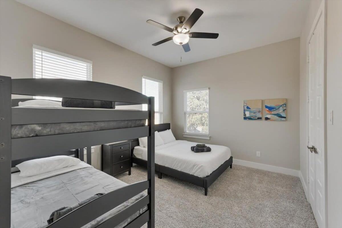 Holiday home Modern And Spacious High End Near Downtown Dallas