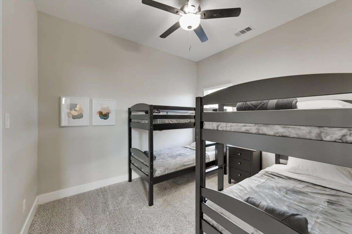 Holiday home Modern And Spacious High End Near Downtown *