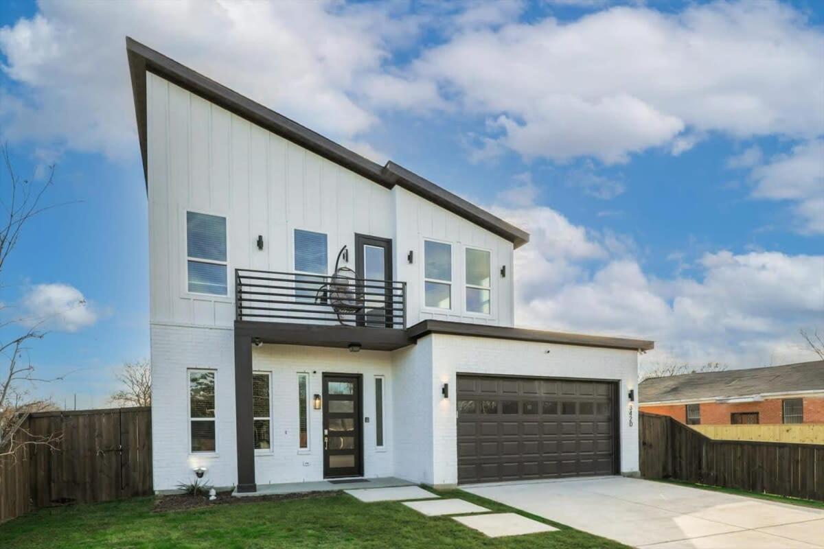 Modern And Spacious High End Near Downtown Holiday home Dallas