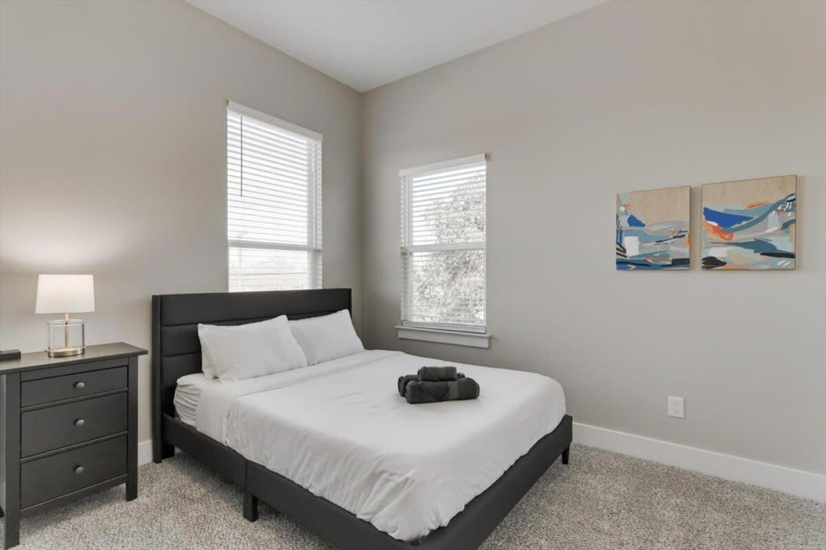 Modern And Spacious High End Near Downtown Holiday home
