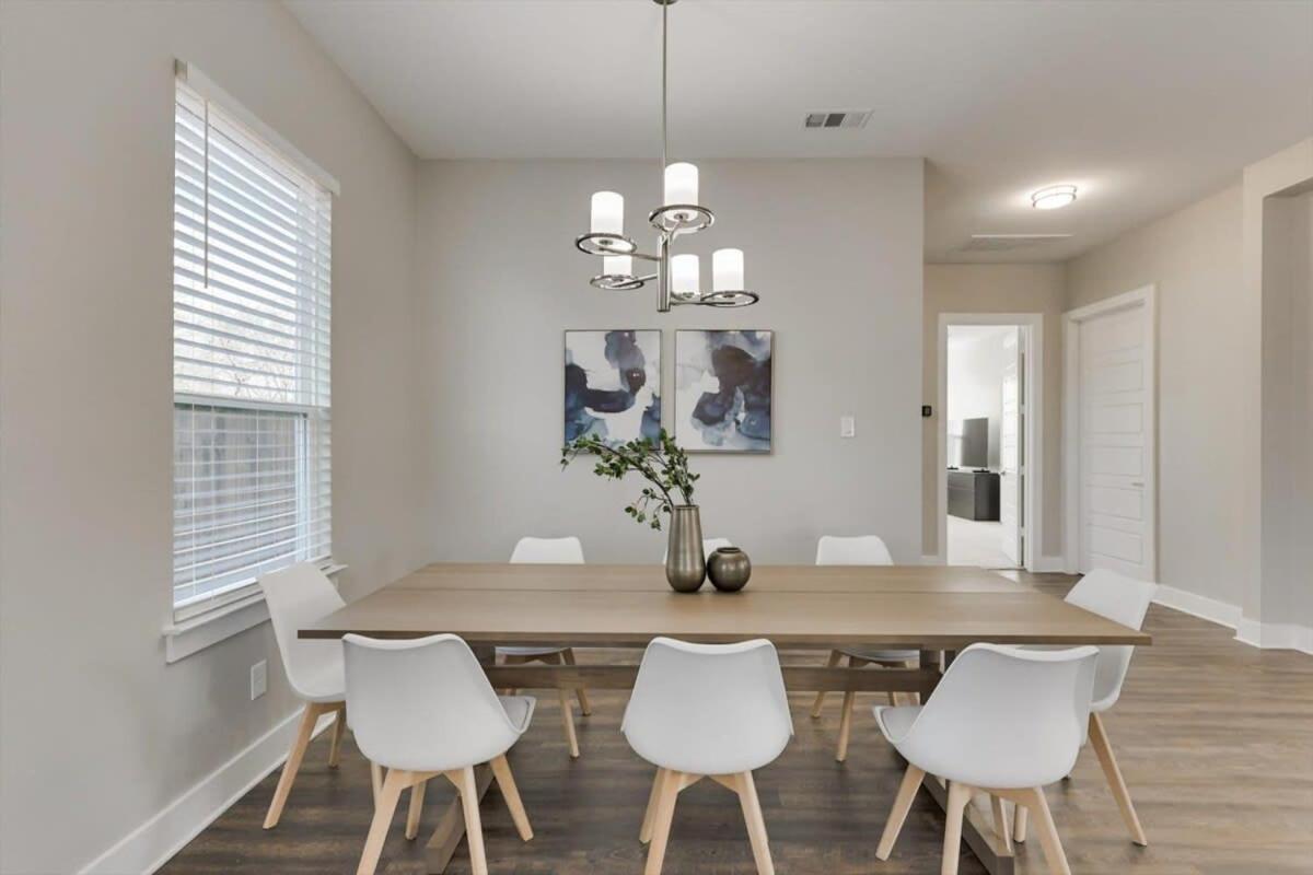 Modern And Spacious High End Near Downtown