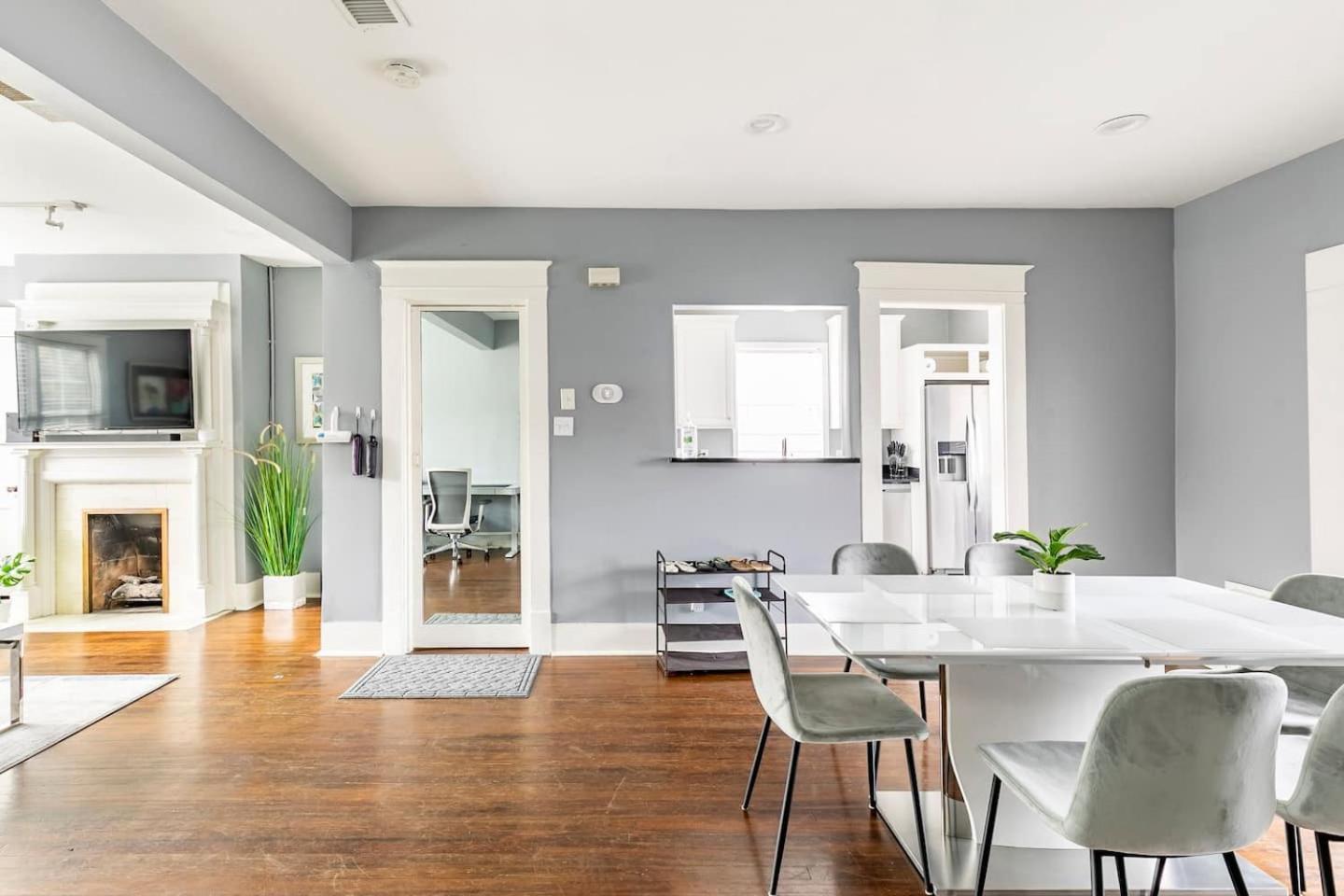 Charming 4br Duplex In Oak Lawn Private Backyard * Dallas