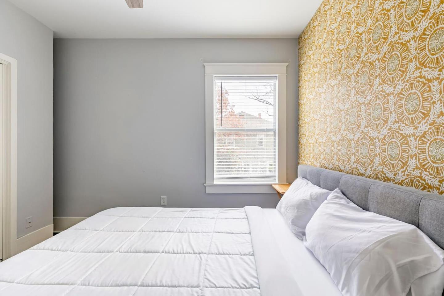 Charming 4br Duplex In Oak Lawn Private Backyard Holiday home