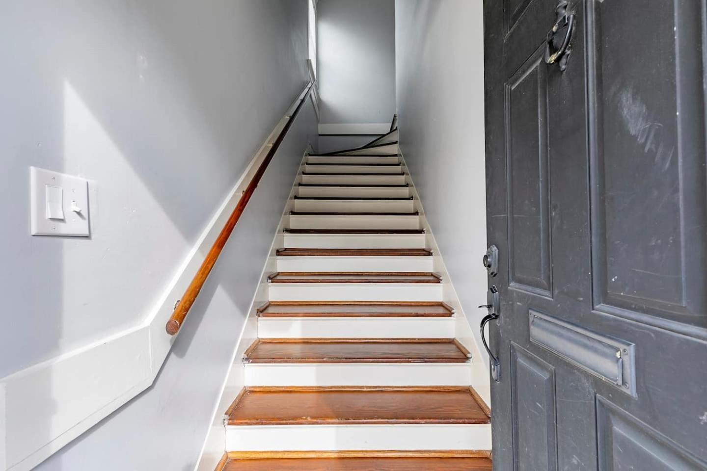 Holiday home Charming 4br Duplex In Oak Lawn Private Backyard