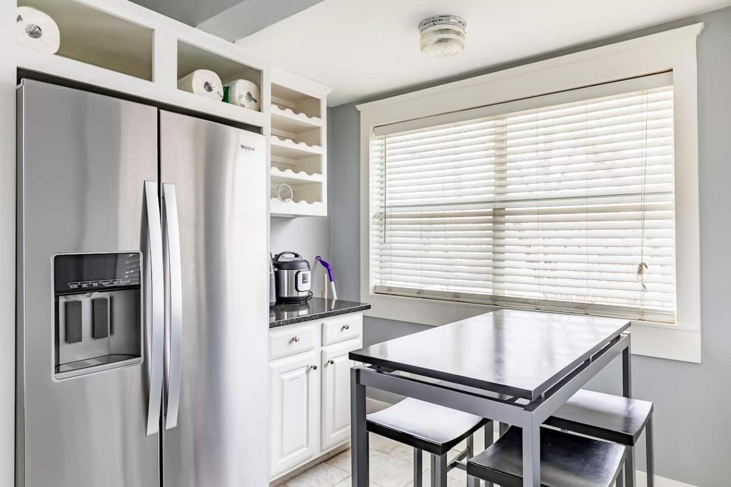 Charming 4br Duplex In Oak Lawn Private Backyard Holiday home