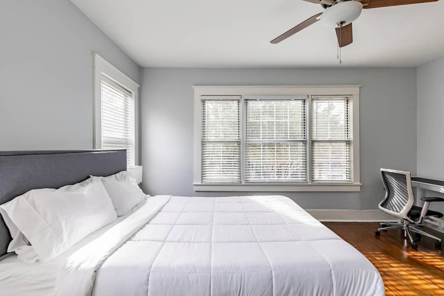 Holiday home Charming 4br Duplex In Oak Lawn Private Backyard *