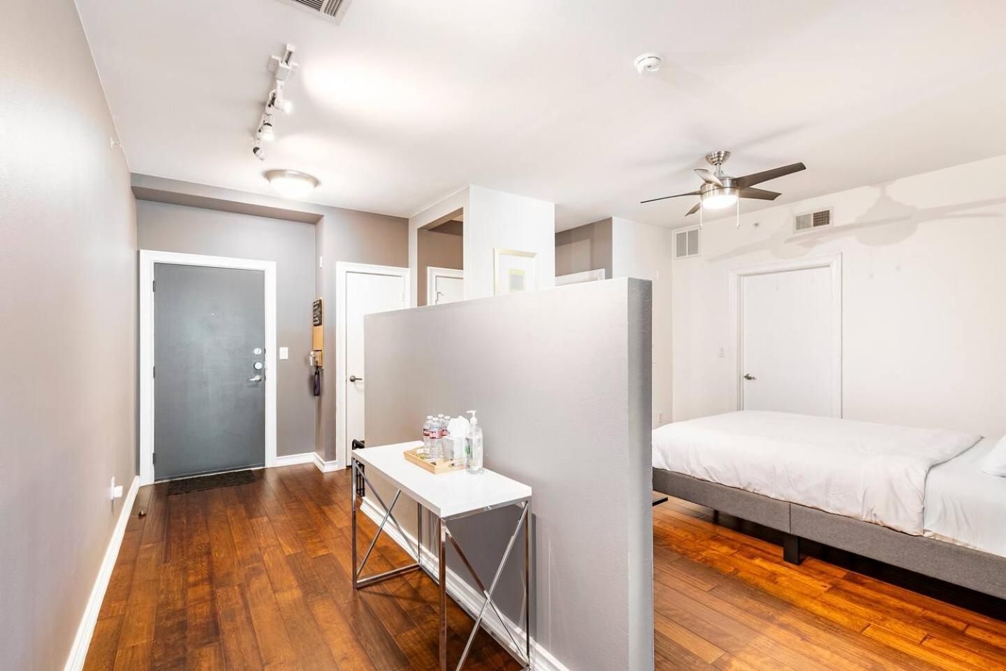 2 Bedroom Oak Lawn Wfh Setups Gated Parking * Dallas