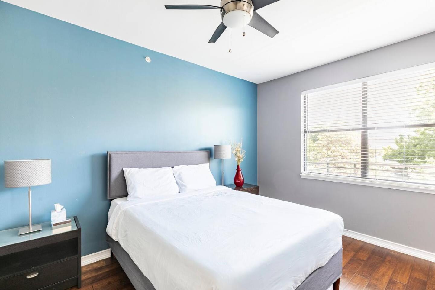 2 Bedroom Oak Lawn Wfh Setups Gated Parking * Dallas
