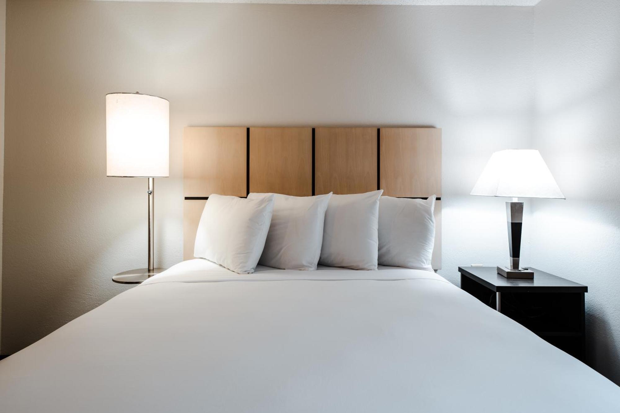 Sonesta Simply Richardson 3*