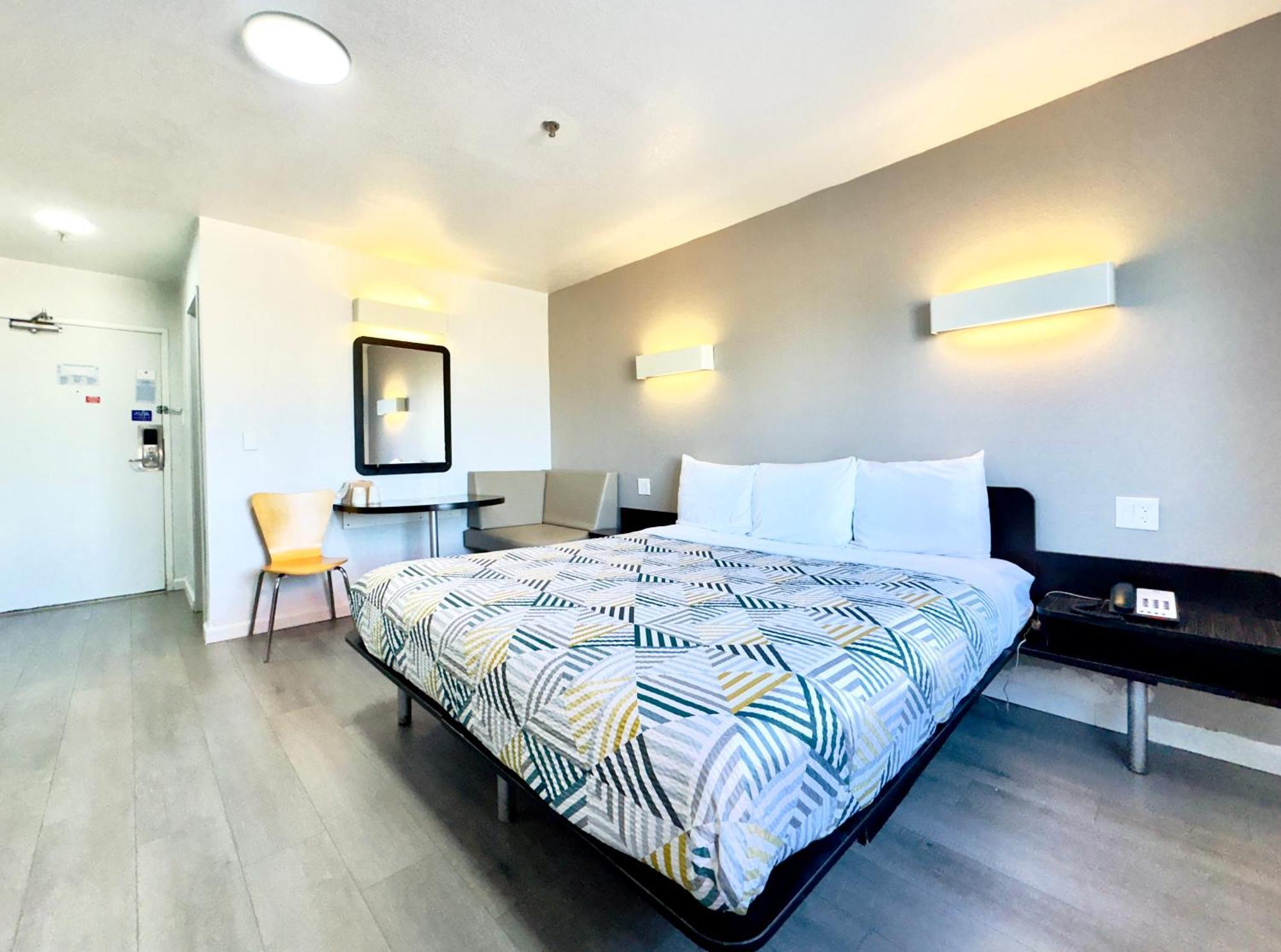 6 - Fair Park Hotel 2*