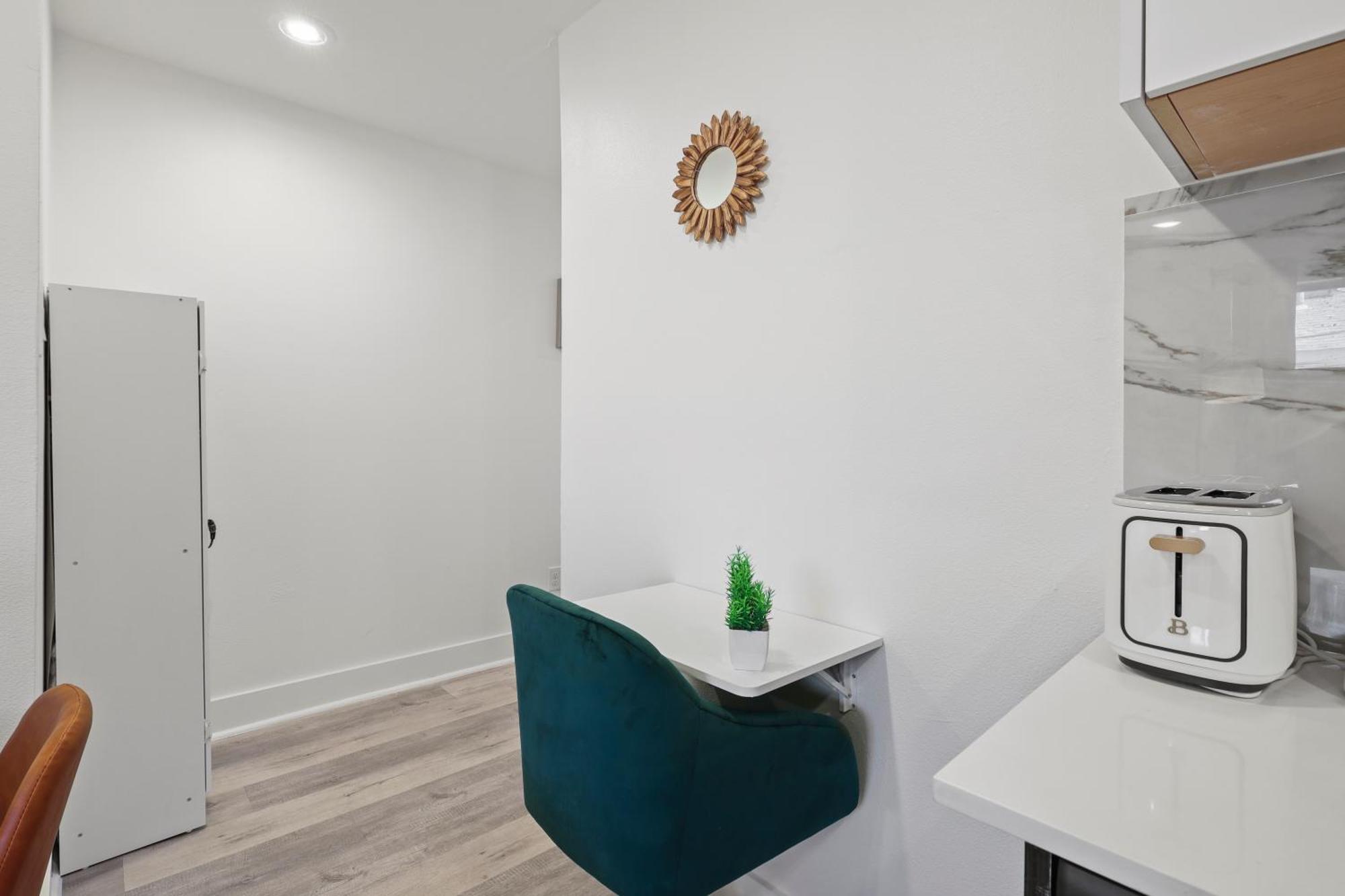 1bed 1 Bath, King Bed, Free Parking, Dt Dallas, Aac, Deep Ellum Dallas