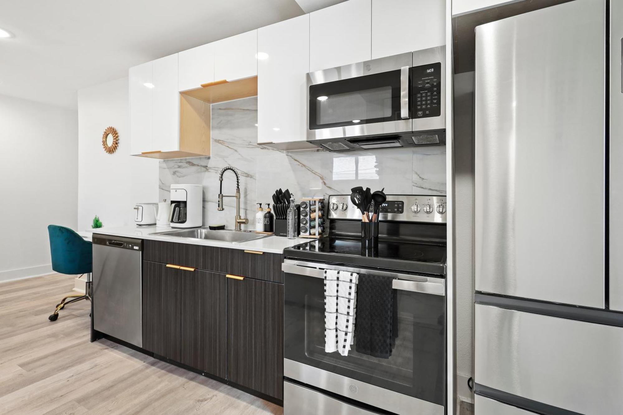1bed 1 Bath, King Bed, Free Parking, Dt Dallas, Aac, Deep Ellum Apartment *