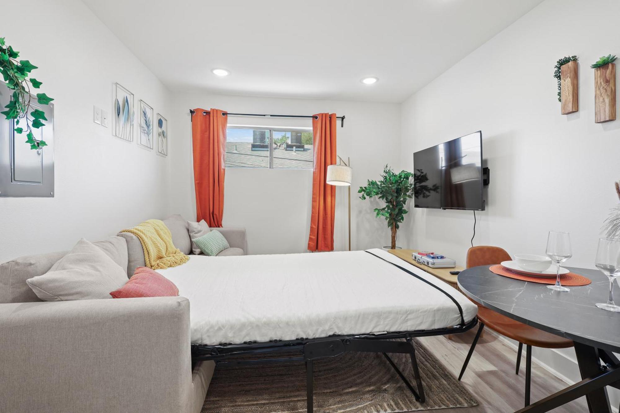 1bed 1 Bath, King Bed, Free Parking, Dt Dallas, Aac, Deep Ellum Apartment *