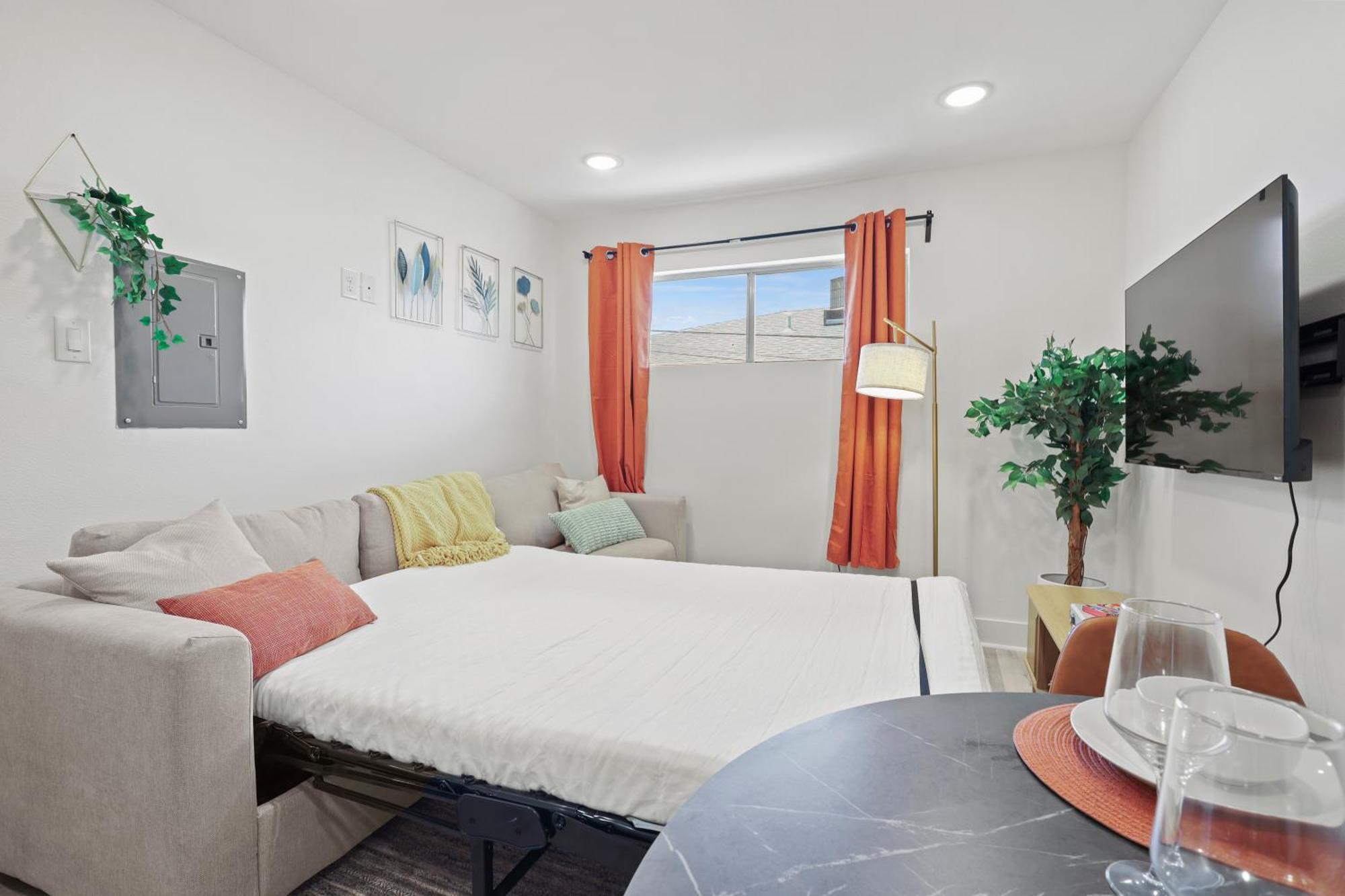 1bed 1 Bath, King Bed, Free Parking, Dt Dallas, Aac, Deep Ellum Dallas