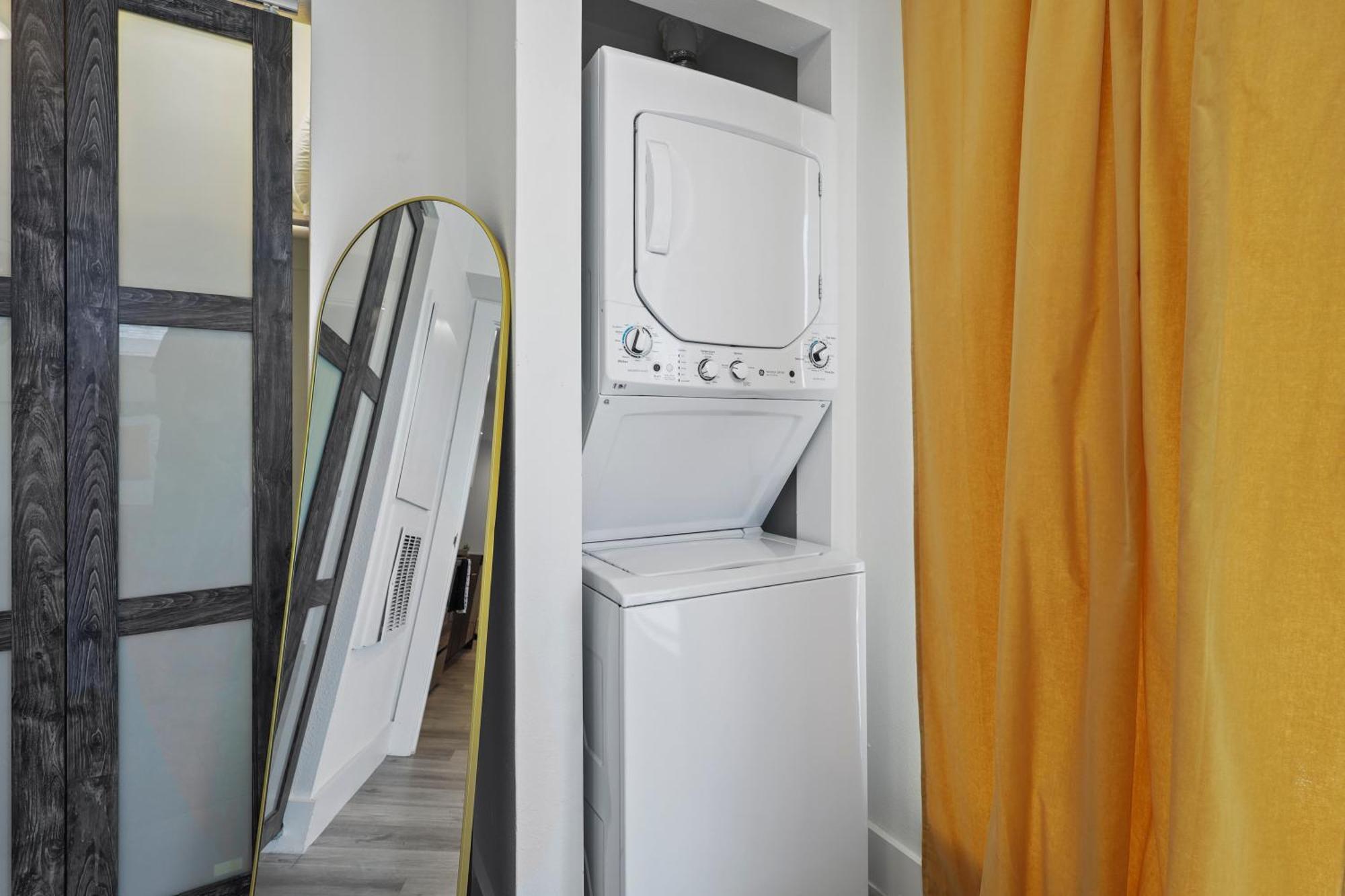 Apartment 1bed 1 Bath, King Bed, Free Parking, Dt Dallas, Aac, Deep Ellum