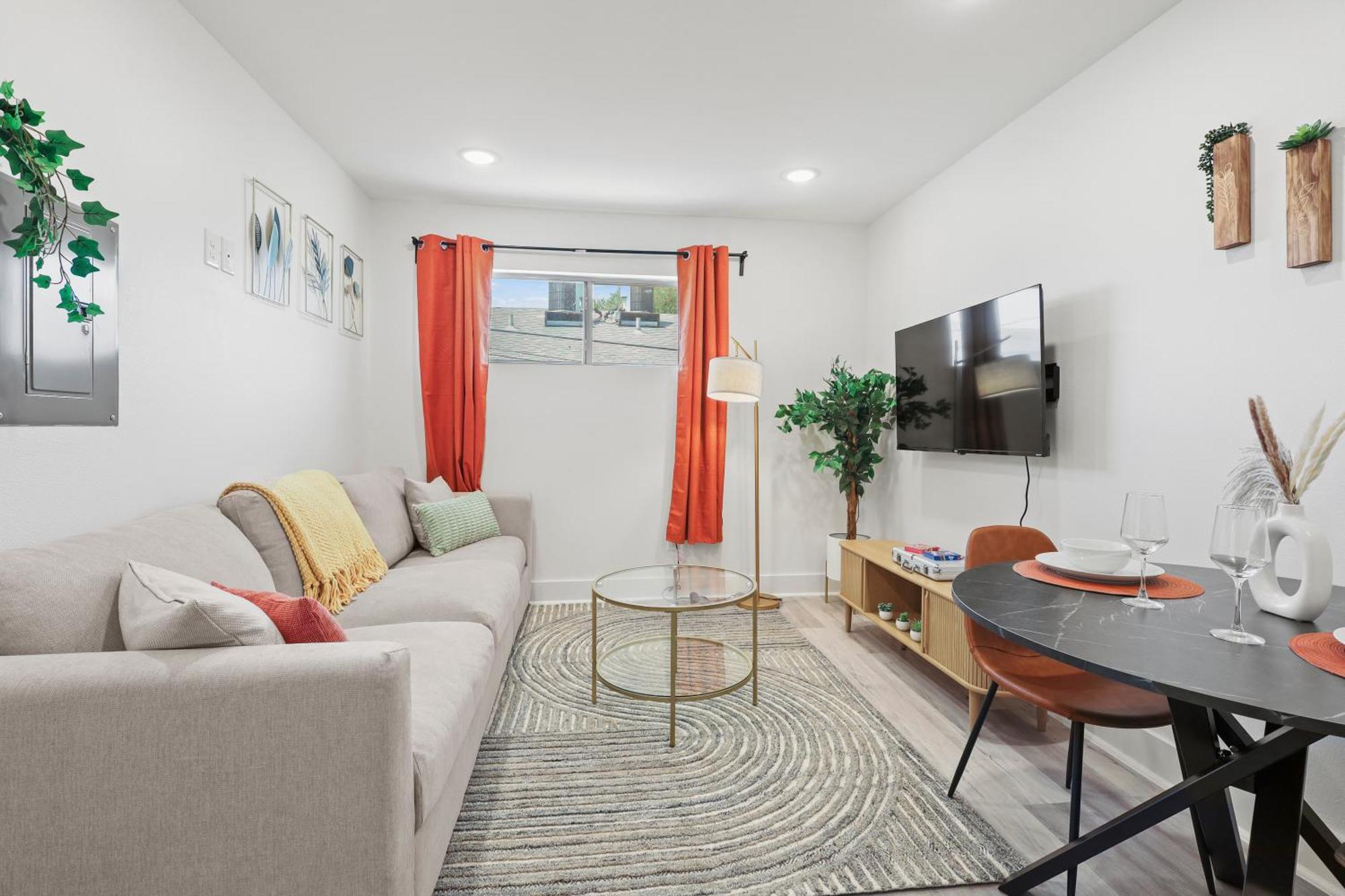 Apartment 1bed 1 Bath, King Bed, Free Parking, Dt Dallas, Aac, Deep Ellum Dallas