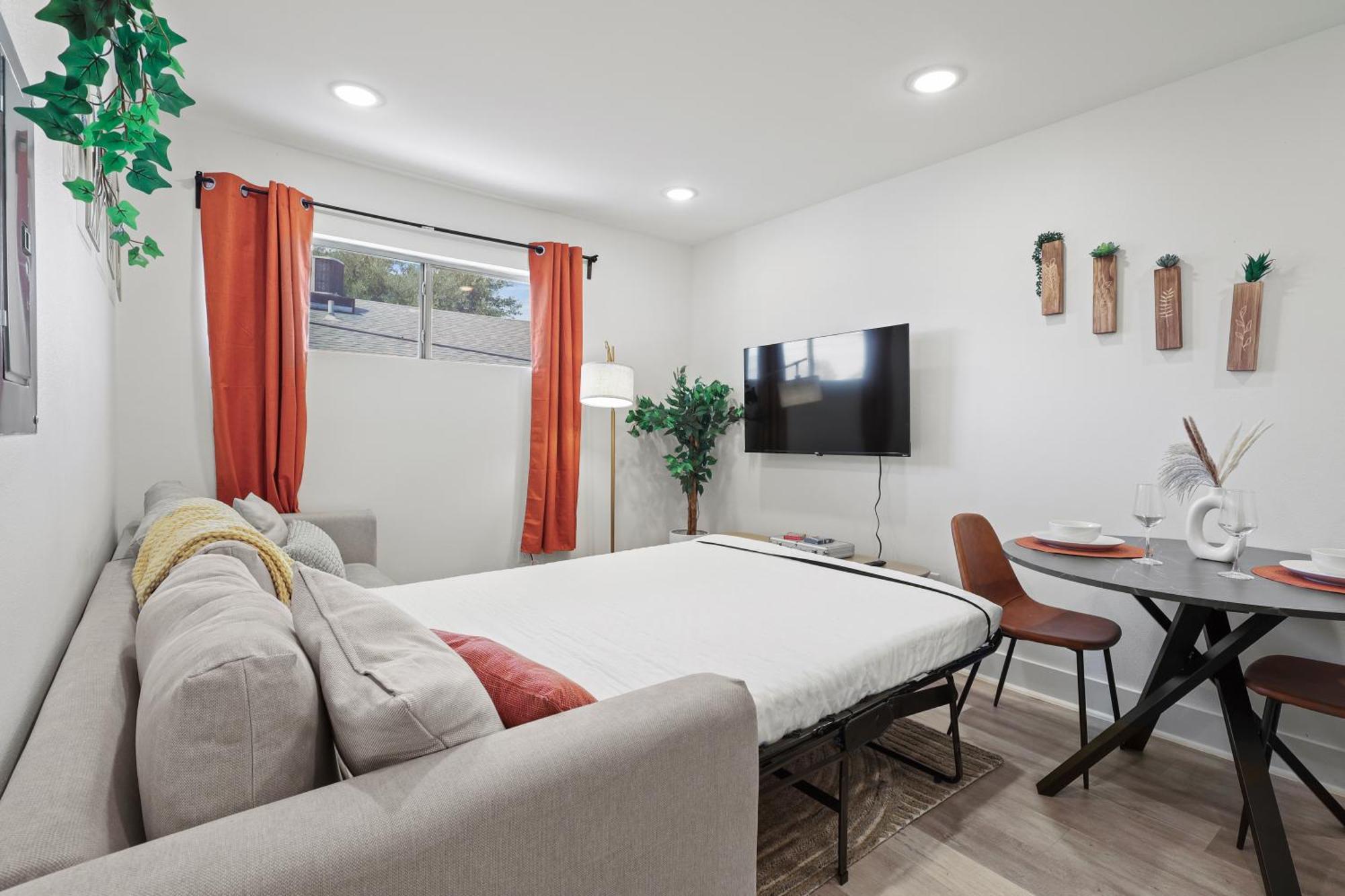 1bed 1 Bath, King Bed, Free Parking, Dt Dallas, Aac, Deep Ellum Apartment