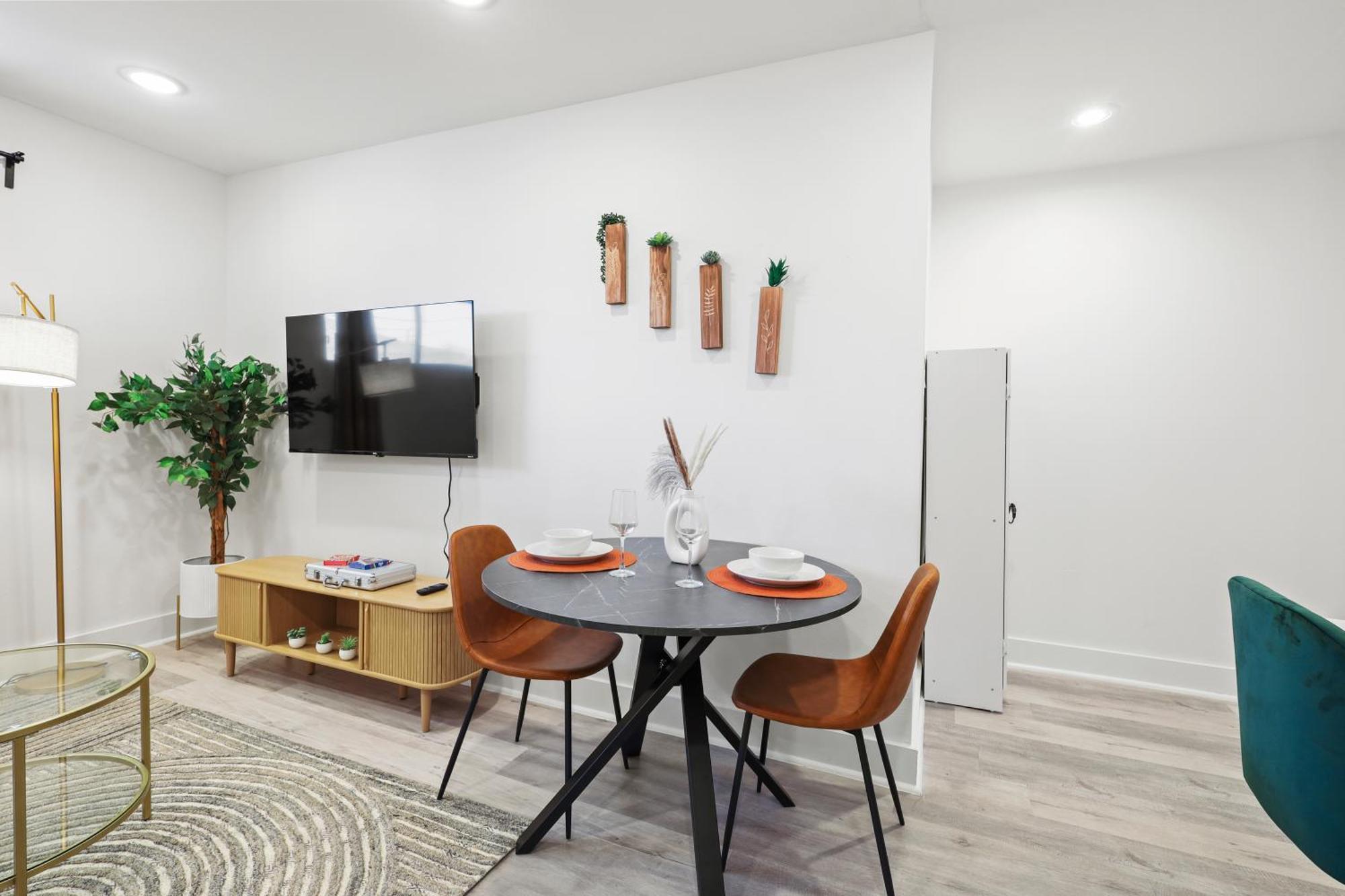 1bed 1 Bath, King Bed, Free Parking, Dt Dallas, Aac, Deep Ellum Dallas