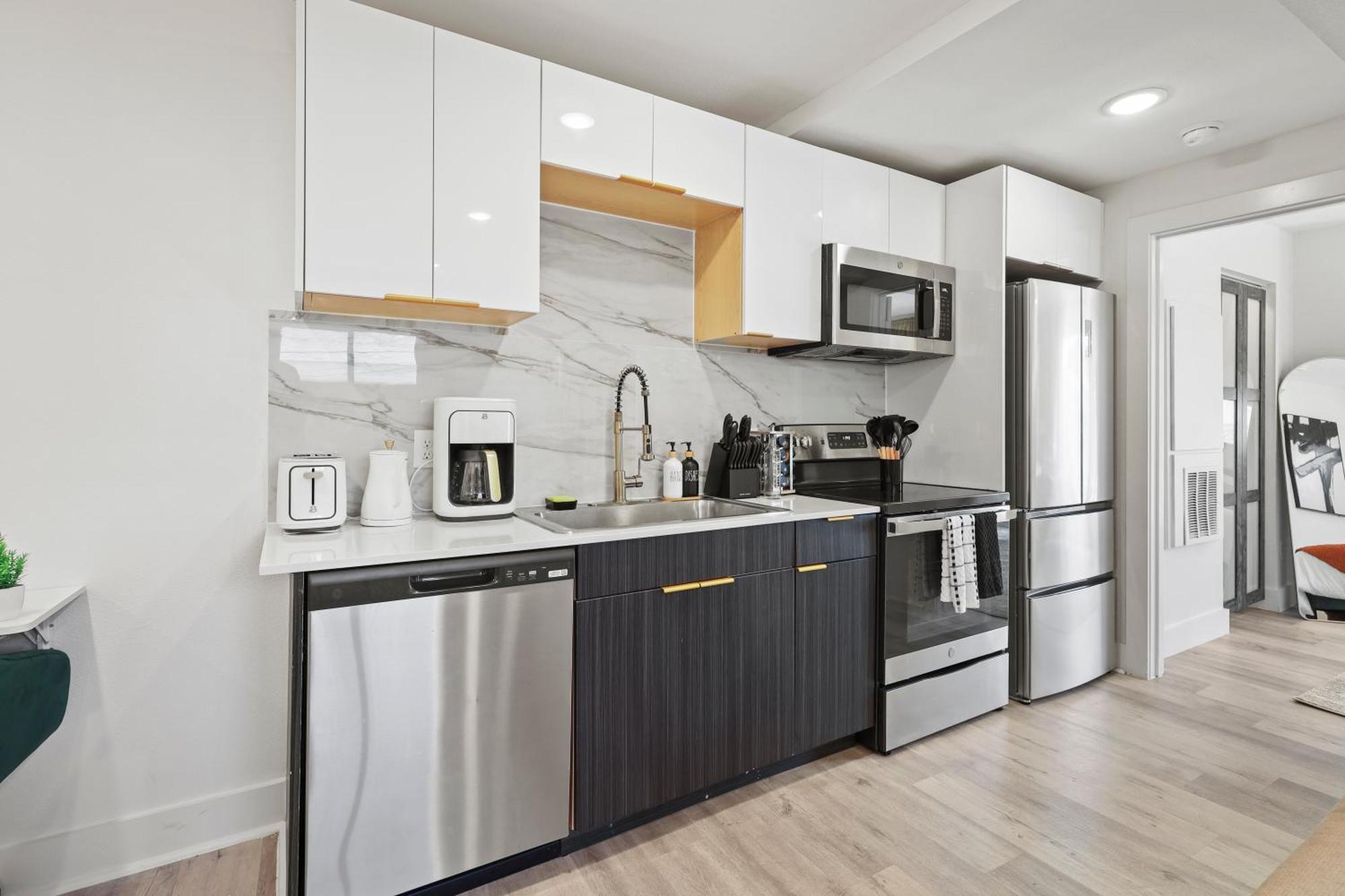 1bed 1 Bath, King Bed, Free Parking, Dt Dallas, Aac, Deep Ellum * Dallas