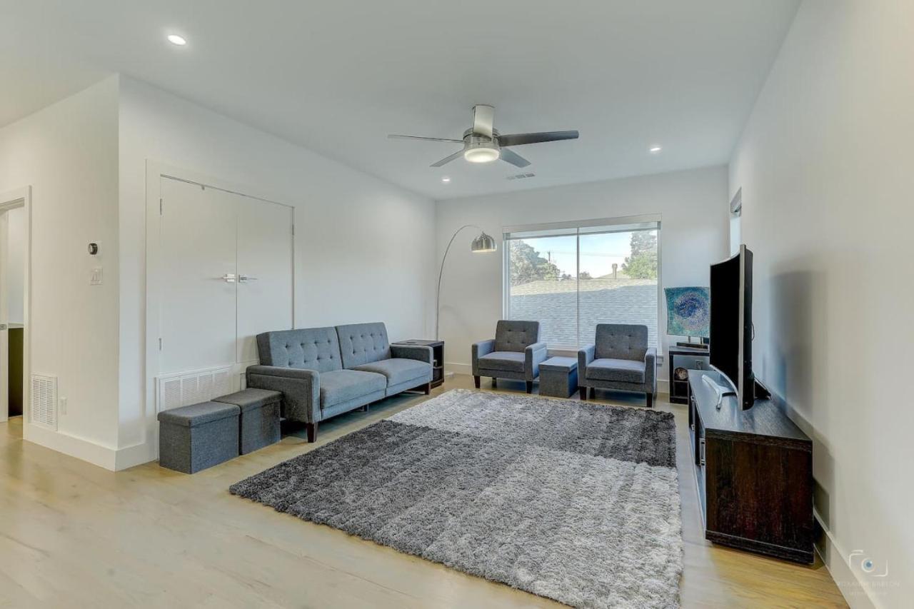 New. The Sunset Villa. Centrally Located. Pool. Game Room. * Dallas