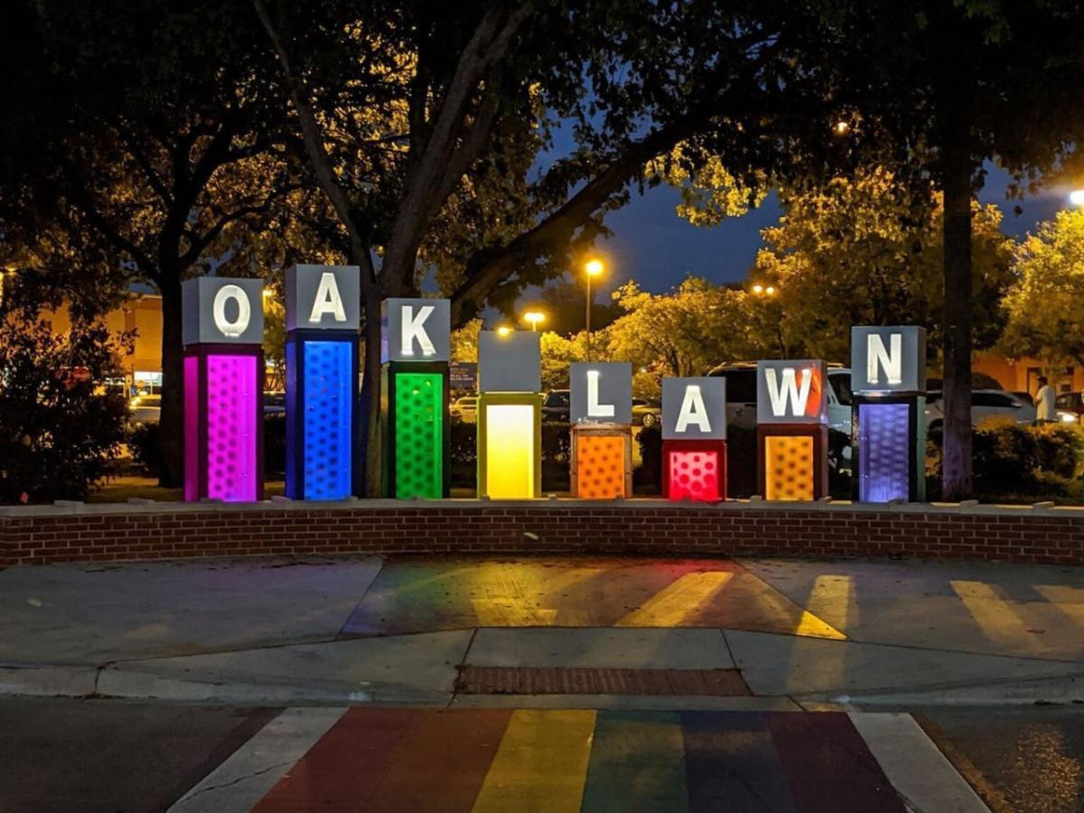 Holiday home New The Wycliff House. Oak Lawn Walkers Paradise Dallas