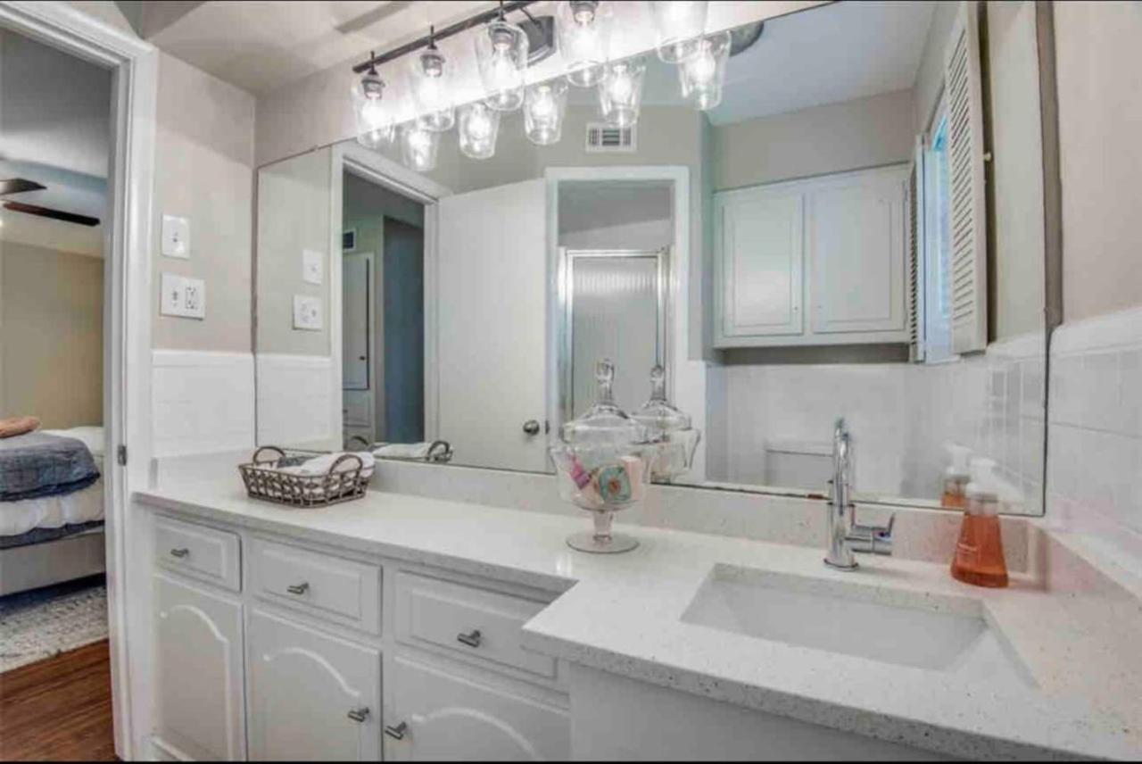5 Star House - Chic Mid-century Modern Luxury *