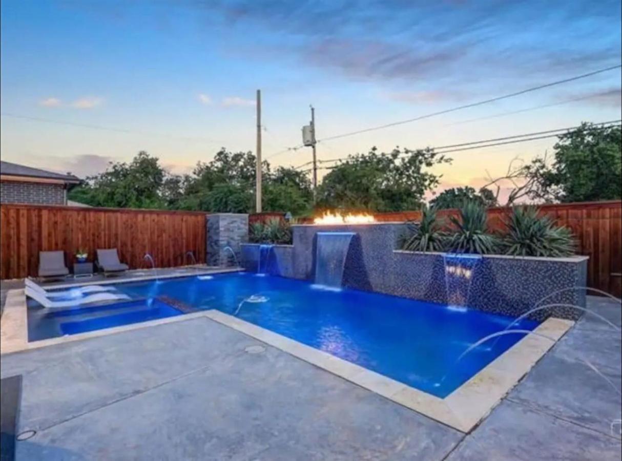 New. The Sunset Villa. Centrally Located. Pool. Game Room. *
