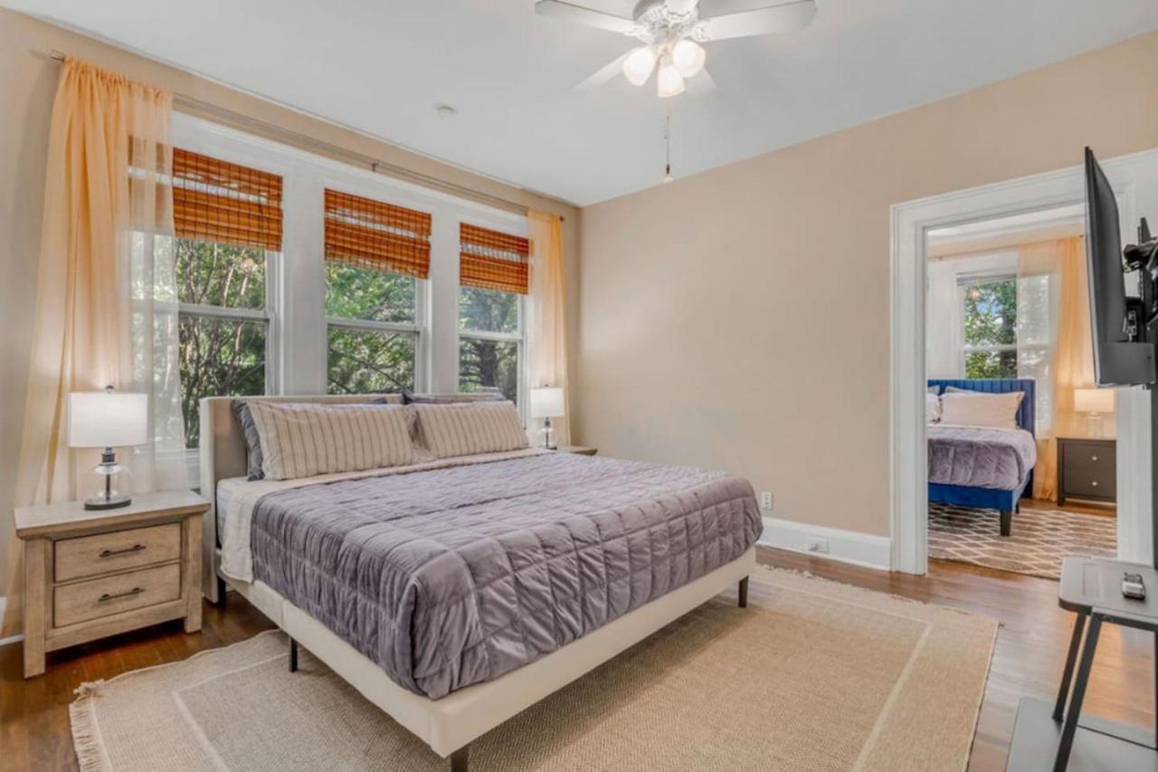 Holiday home New The Wycliff House. Oak Lawn Walkers Paradise *