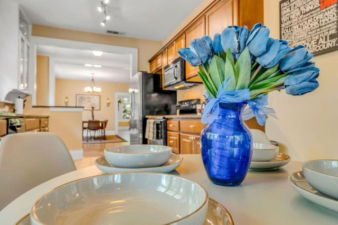 New The Wycliff House. Oak Lawn Walkers Paradise Holiday home Dallas