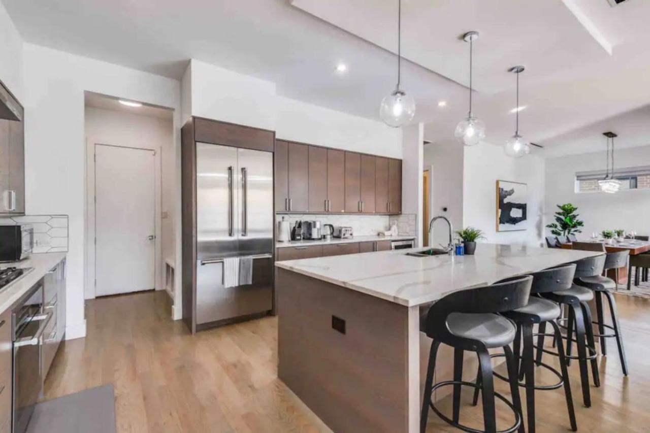 New. The Sunset Villa. Centrally Located. Pool. Game Room. *
