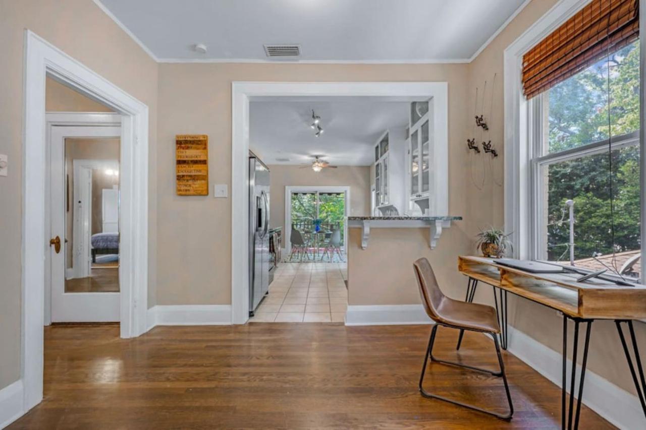 New The Wycliff House. Oak Lawn Walkers Paradise Holiday home