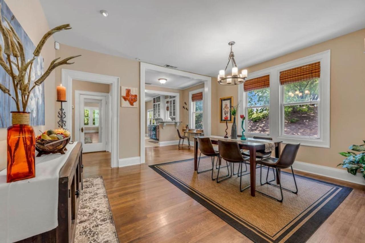 New The Wycliff House. Oak Lawn Walkers Paradise Holiday home