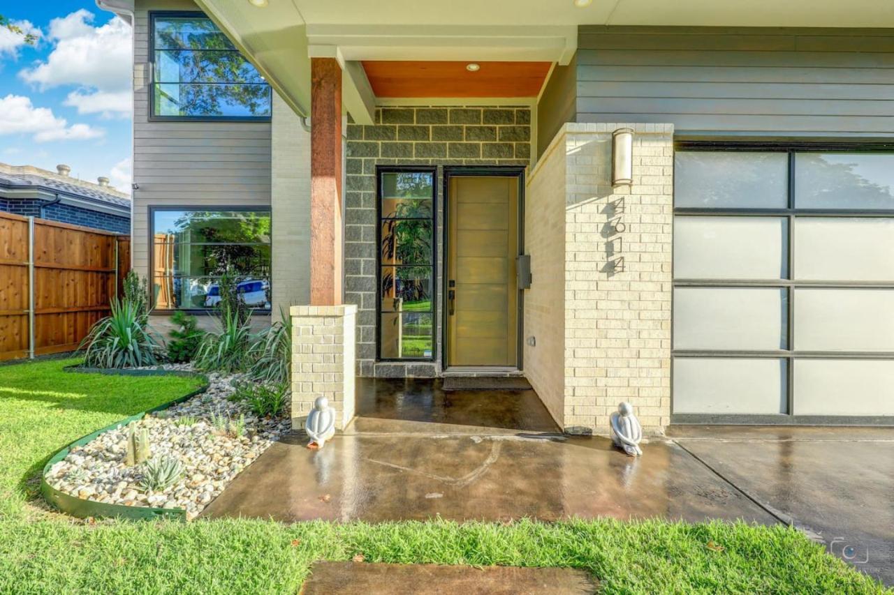 Holiday home New. The Sunset Villa. Centrally Located. Pool. Game Room. *