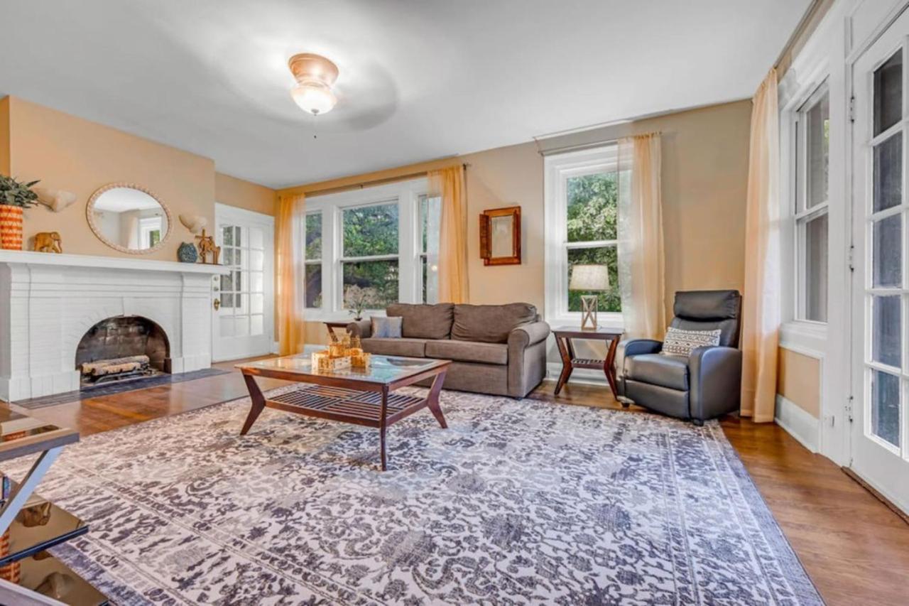 New The Wycliff House. Oak Lawn Walkers Paradise *