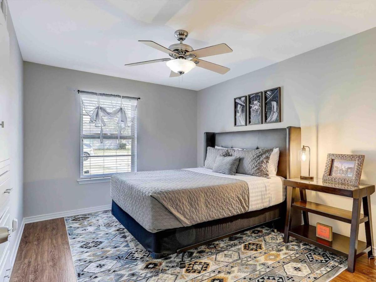 5 Star House - Chic Mid-century Modern Luxury Dallas