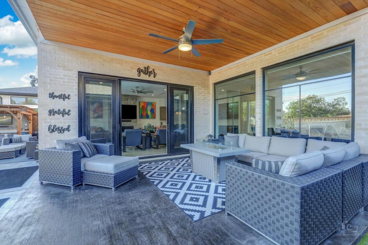 New. The Sunset Villa. Centrally Located. Pool. Game Room. Holiday home