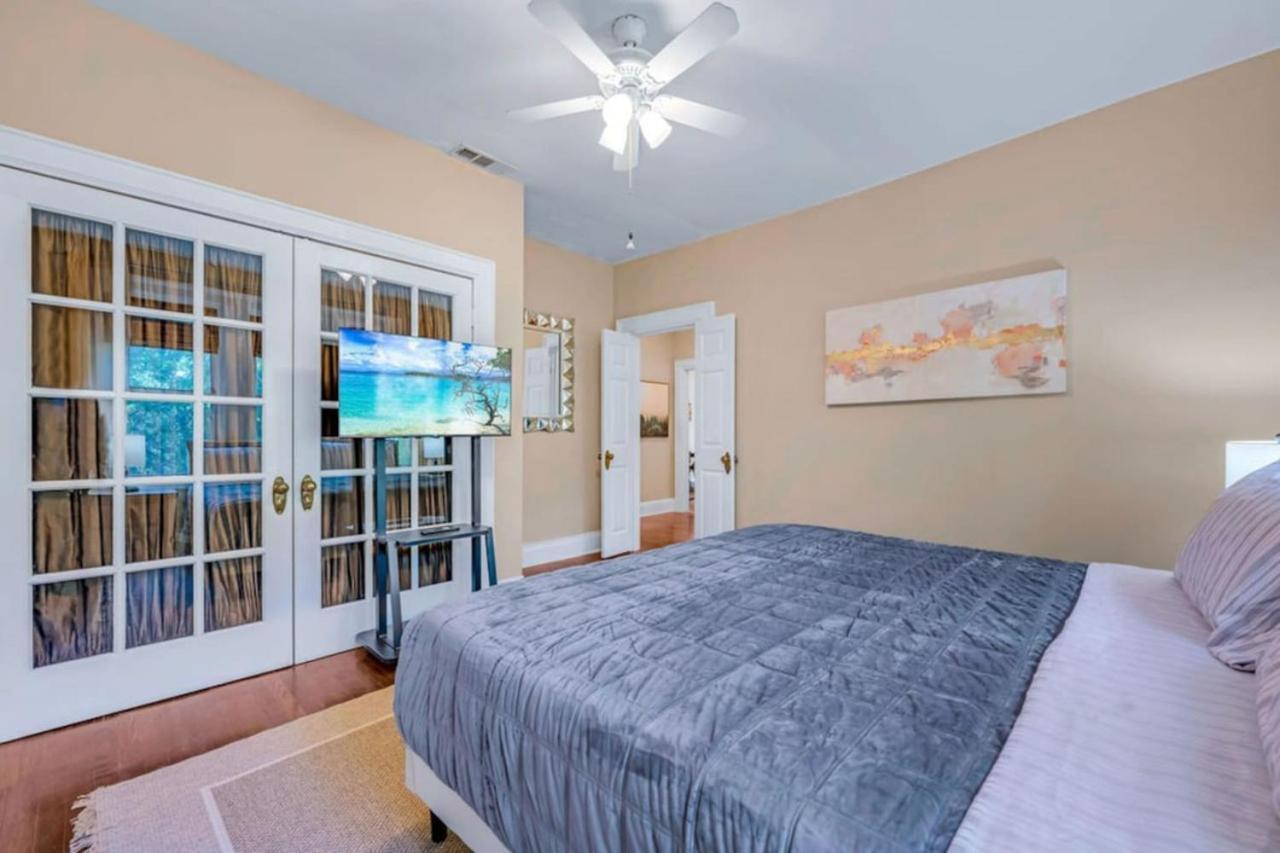 New The Wycliff House. Oak Lawn Walkers Paradise *
