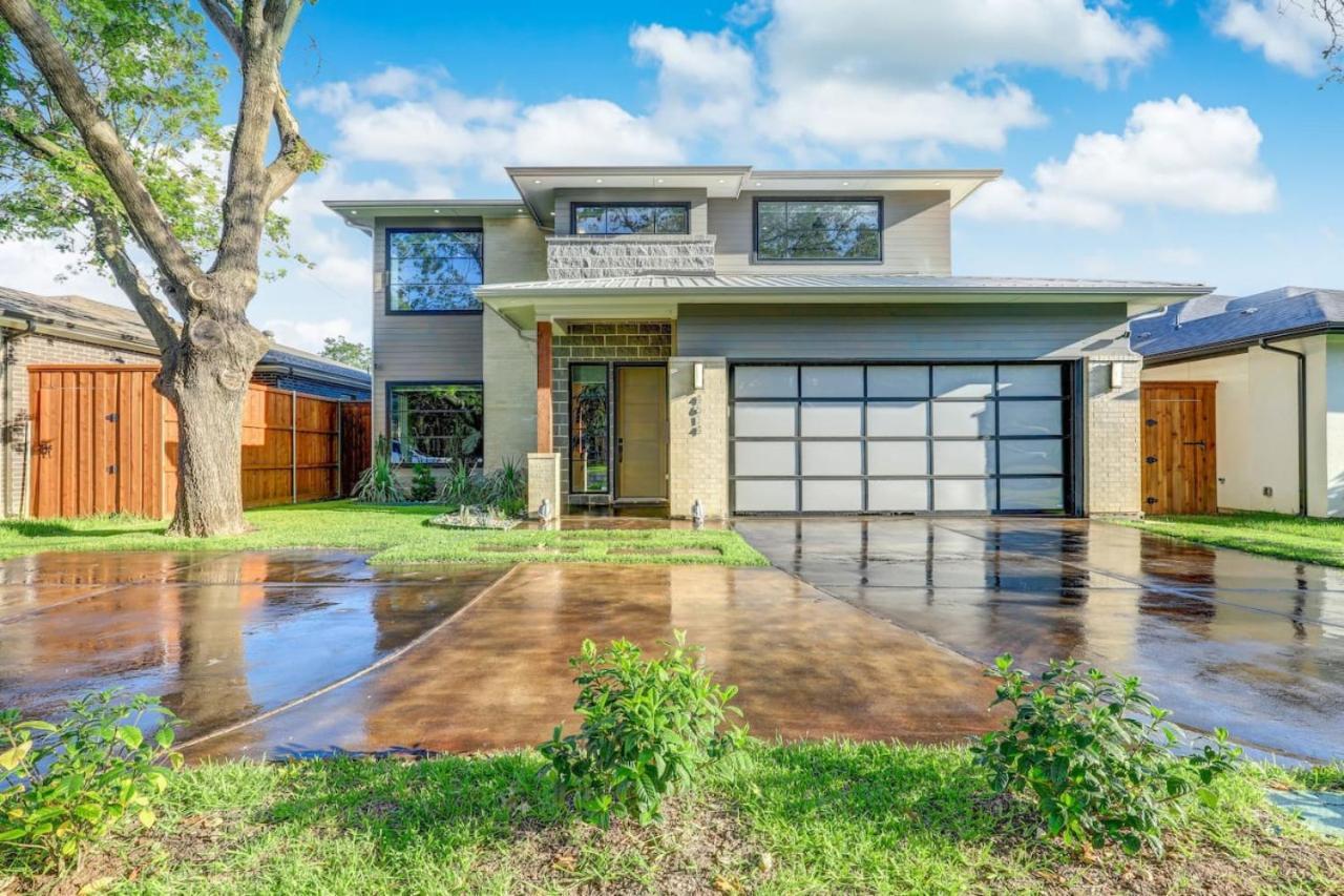 Holiday home New. The Sunset Villa. Centrally Located. Pool. Game Room. *