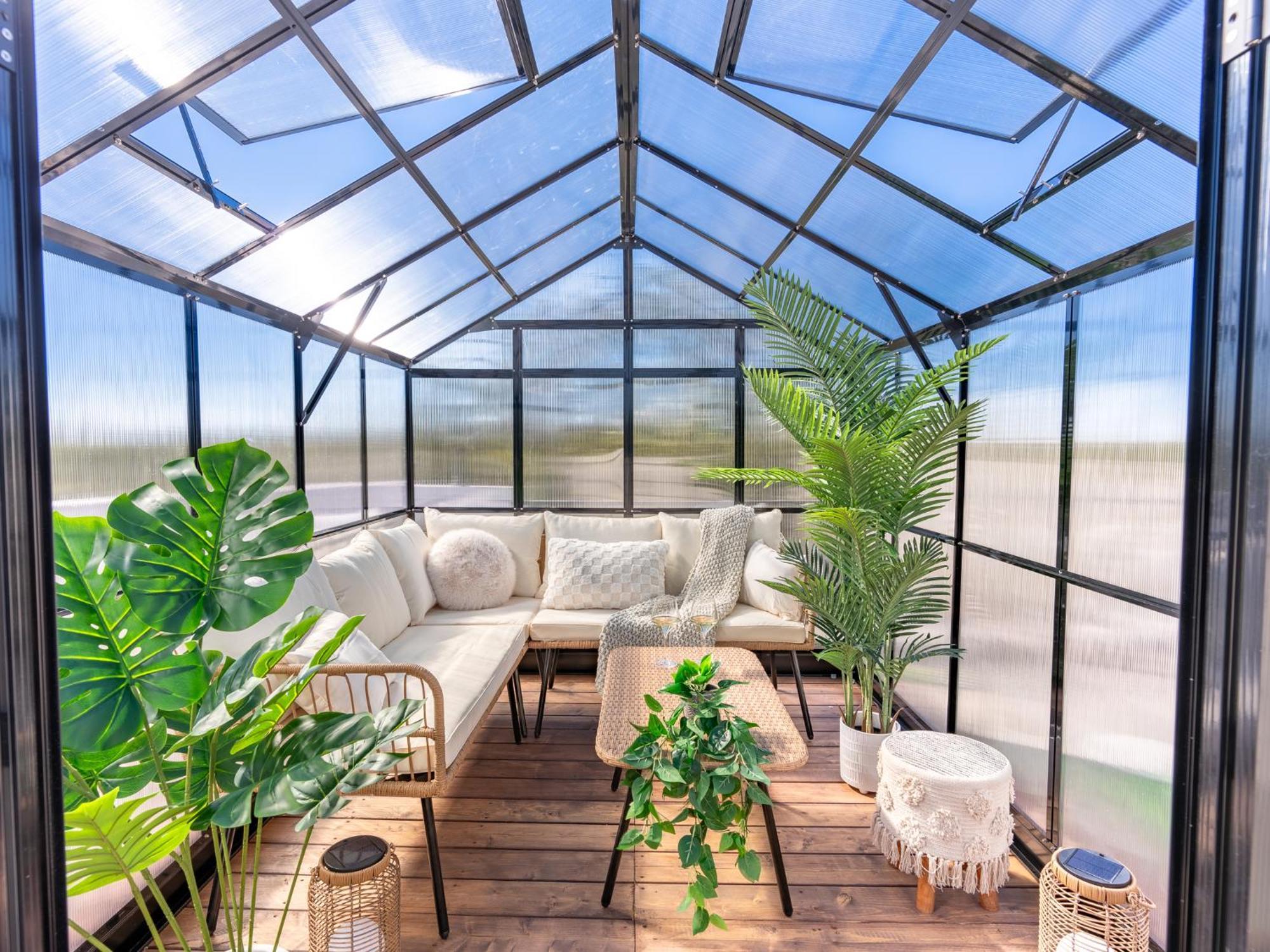 Apartment The Tropical Greenhouse At Bishop Arts