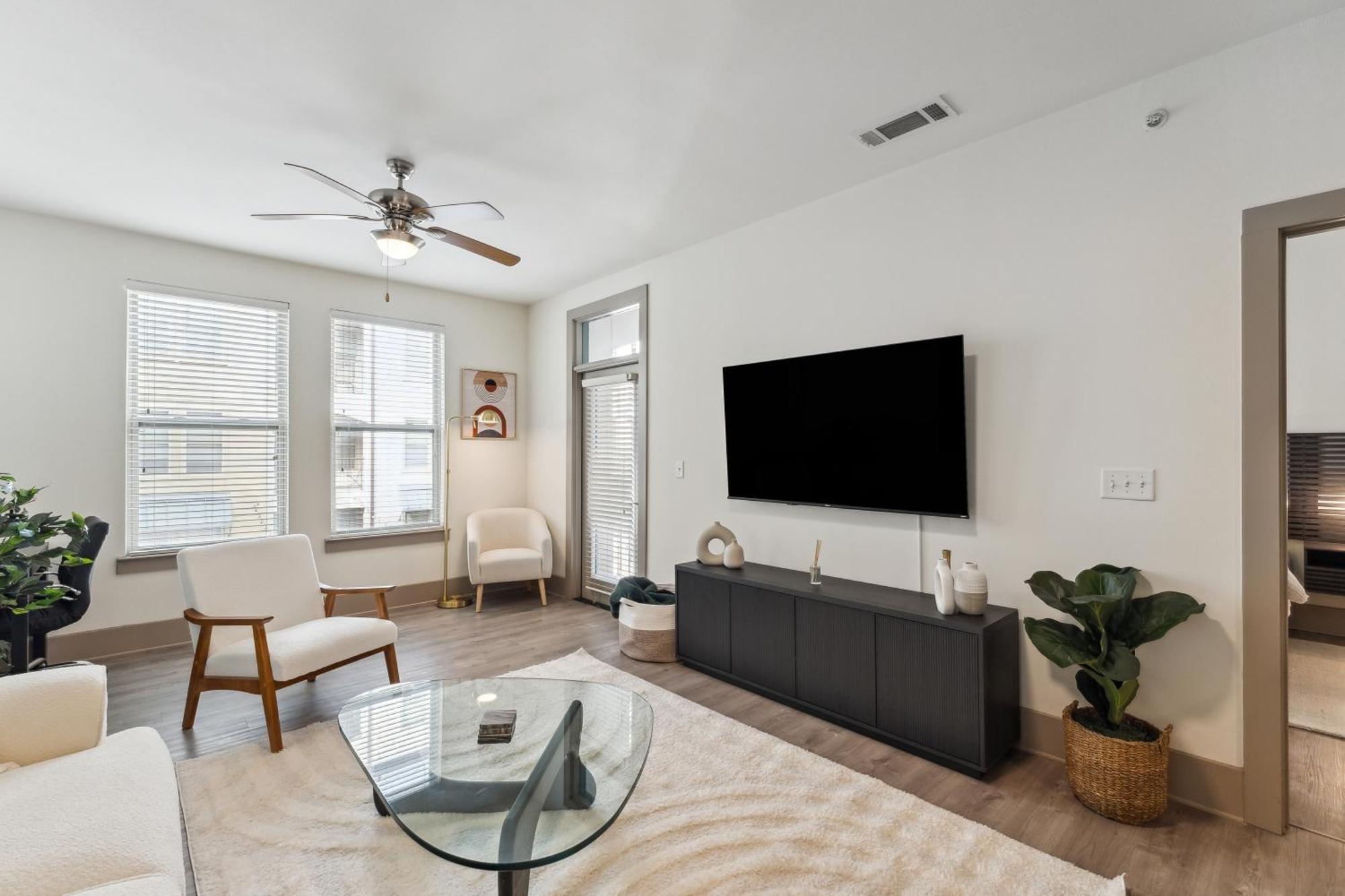 Spacious Uptown Gem Free Parking Pet Friendly Apartment Dallas